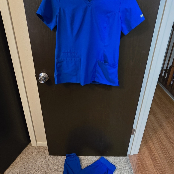 Sz Small Royal Blue Scrub Set Maven - Picture 1 of 5
